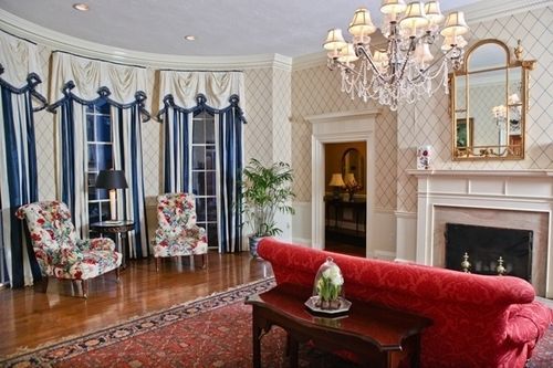 The Tidewater 3* Easton