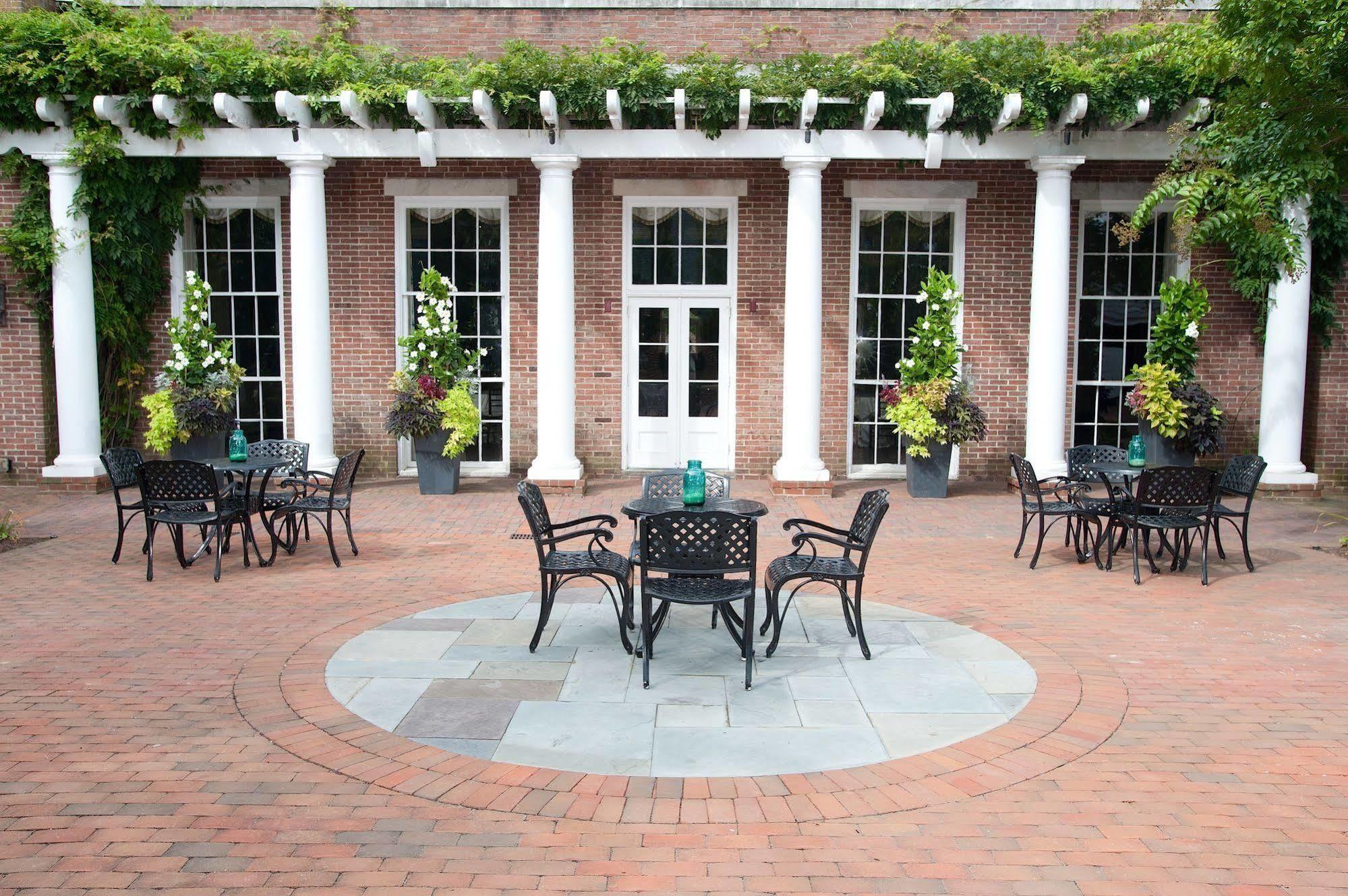 The Tidewater 3* Easton