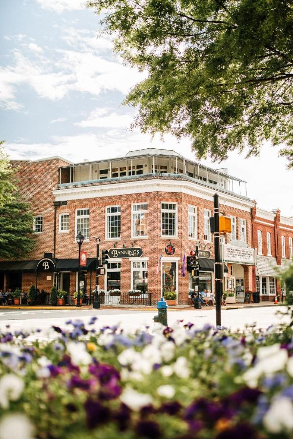 The Tidewater 3* Easton
